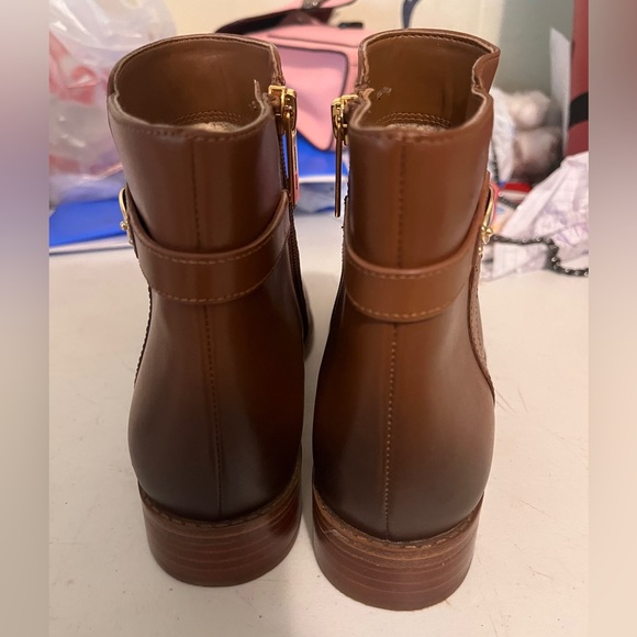 Michael Kors Finley Luggage Flat Bootie Ankle Boots - Picture 2 of 6